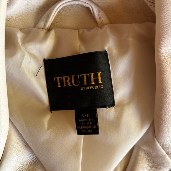 Truth Women's Cream Leather Jacket - Picture 4 of 5
